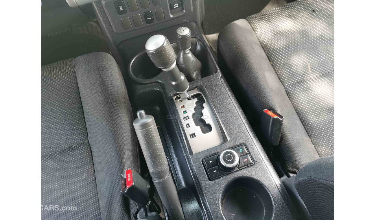 Toyota FJ Cruiser 4.0L V6 Petrol, 17" Rims, Front A/C, 4WD, CD Player, Trailer Coupling, LED Headlights (LOT # 747)
