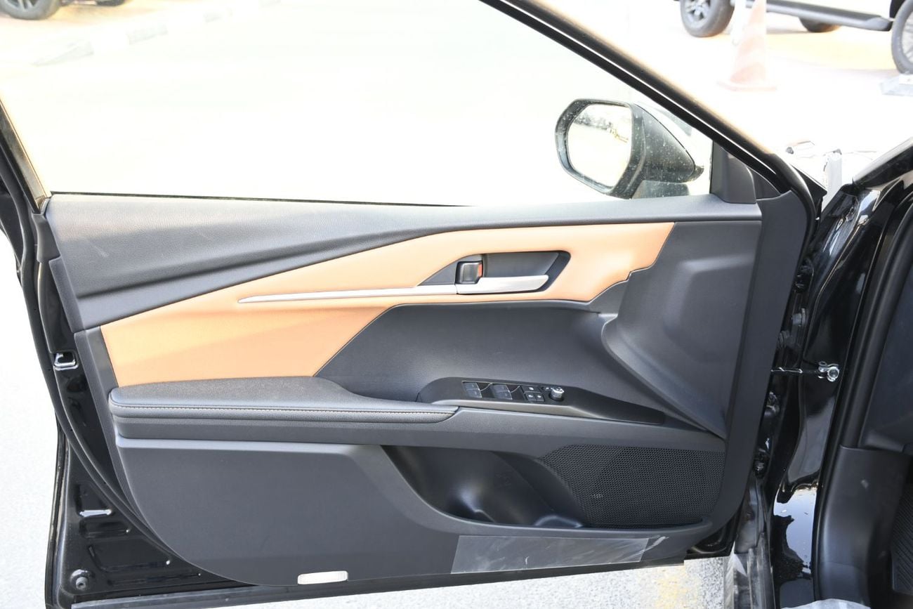 تويوتا كامري 2.5L V4 GLE Petrol ! Rader ! BSM ! Panoramic