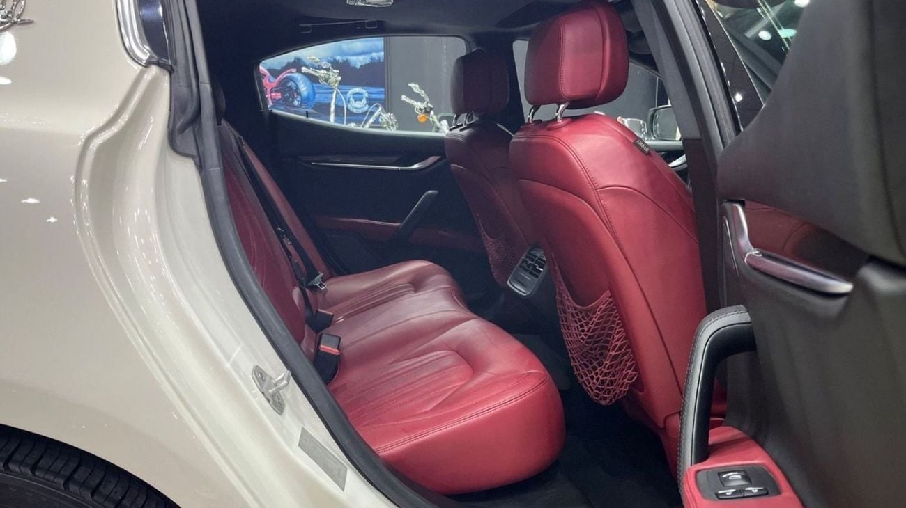 مازيراتي جيبلي STD Maserati Ghibli 2015