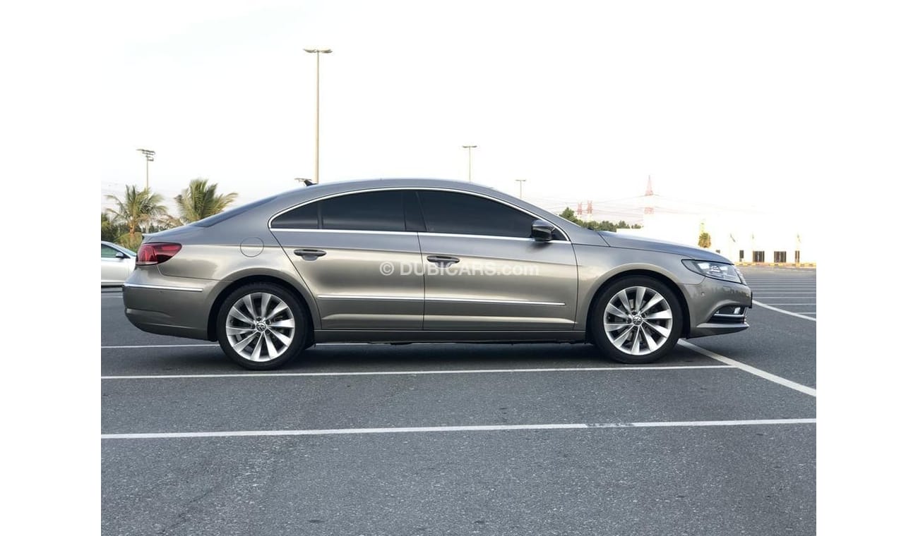 فولكس واجن باسات سي سي موديل 2012 خليجي حاله ممتازه جدا من الداخل والخارج كراسي جلد ومثبت سرعه وتحكم كهربي كامل ونظام صوت م