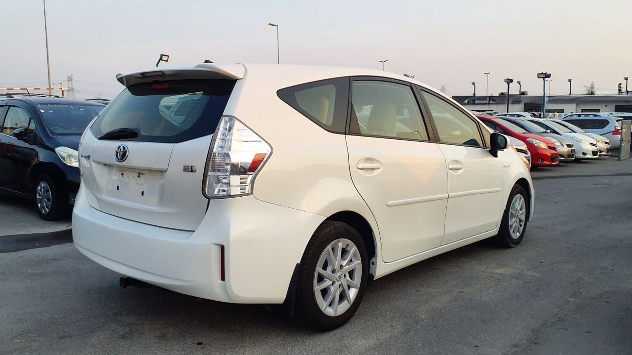 تويوتا برياس Toyota Prius Alpha