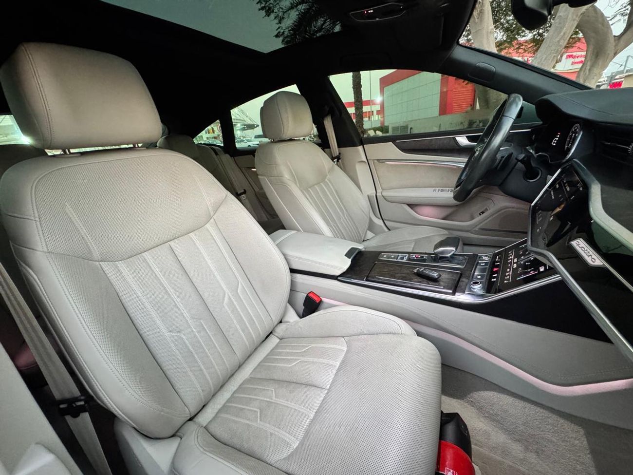 Audi A7 55 TFSI quattro S-Line Style & Comfort package 3.0L AUDI A7 55 TFSI QUATTRO SPORT BACK 2019 GCC IN P