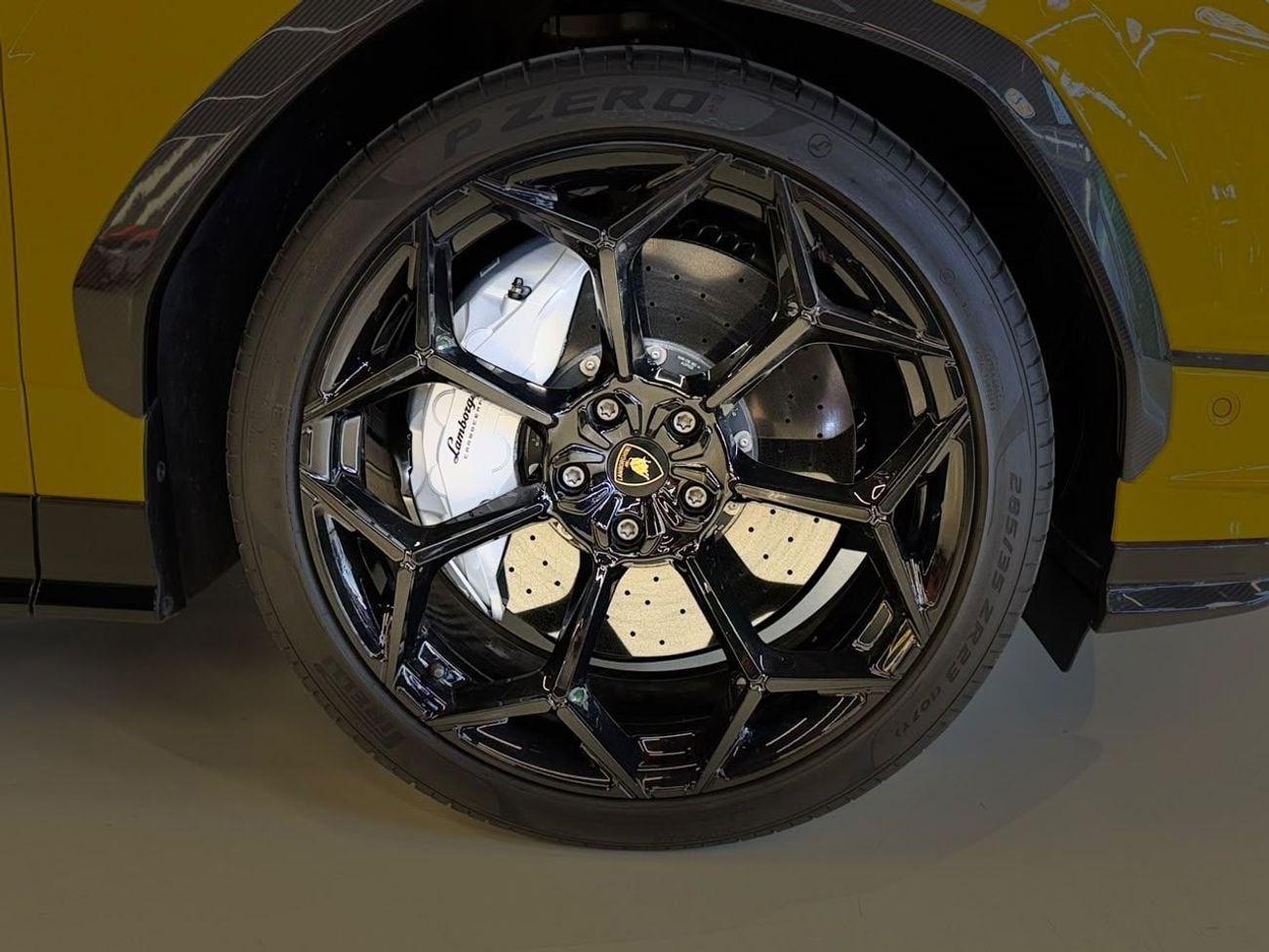 لامبورغيني اوروس PERFORMANTE لامبورغيني أوروس بيرفورمانس 2025 - ضمان كامل لمدة سنتين - بحالة جديدة تماماً
