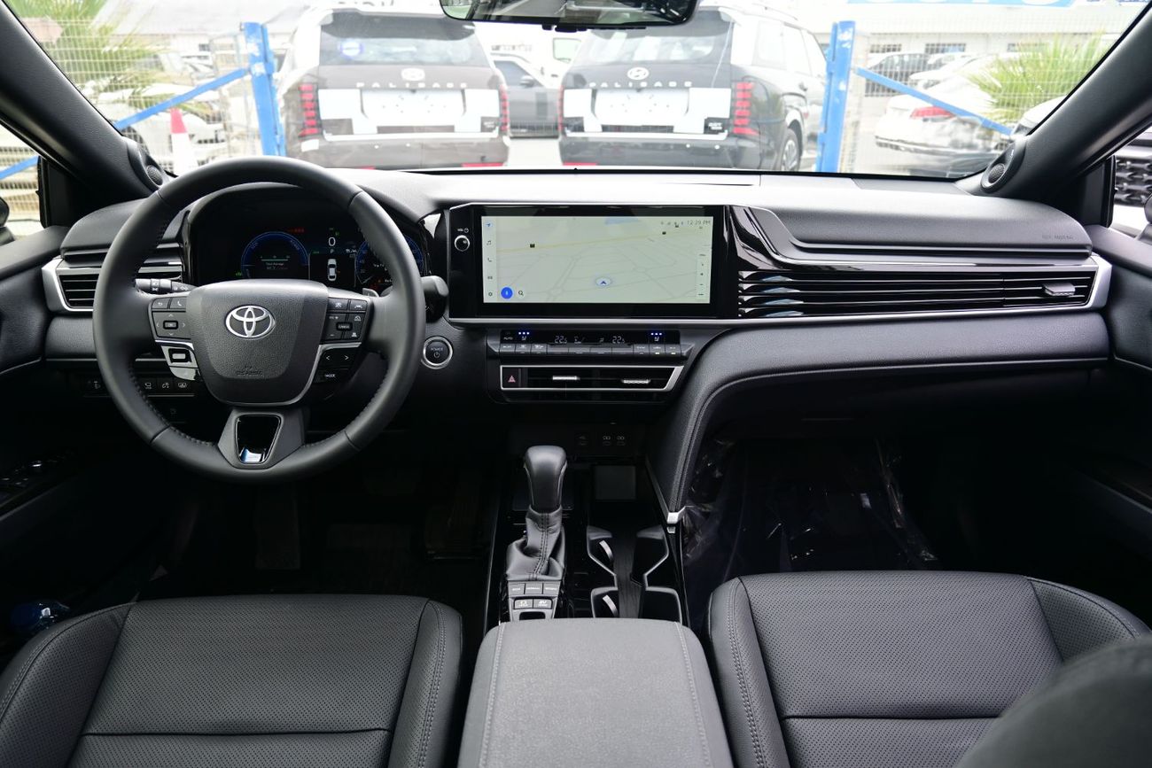 تويوتا كامري Toyota Camry Limited 2.5L Hybrid GCC, Model 2025, Color Black