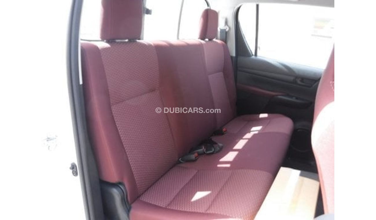 Toyota Hilux 2.7 L , 4x2 ,manual