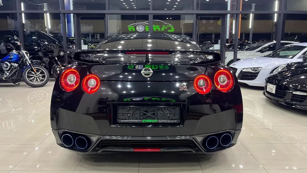 Nissan GT-R BLACK EDITION Nissan GT-R Nismo 2015