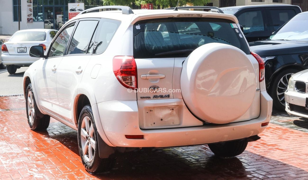 تويوتا راف ٤