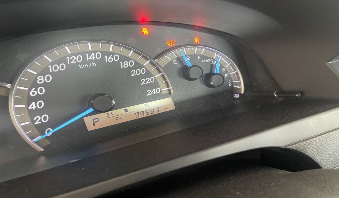 Toyota Camry SE 2.5L-4CYL  EXCELLENT CONDITION LOW KILOMETER DRIVEN