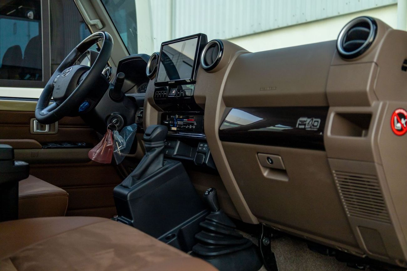 تويوتا لاند كروزر 70 2025 Toyota LC76 Hardtop 4.0L - Beige Inside Sadlle Tan | Export Only