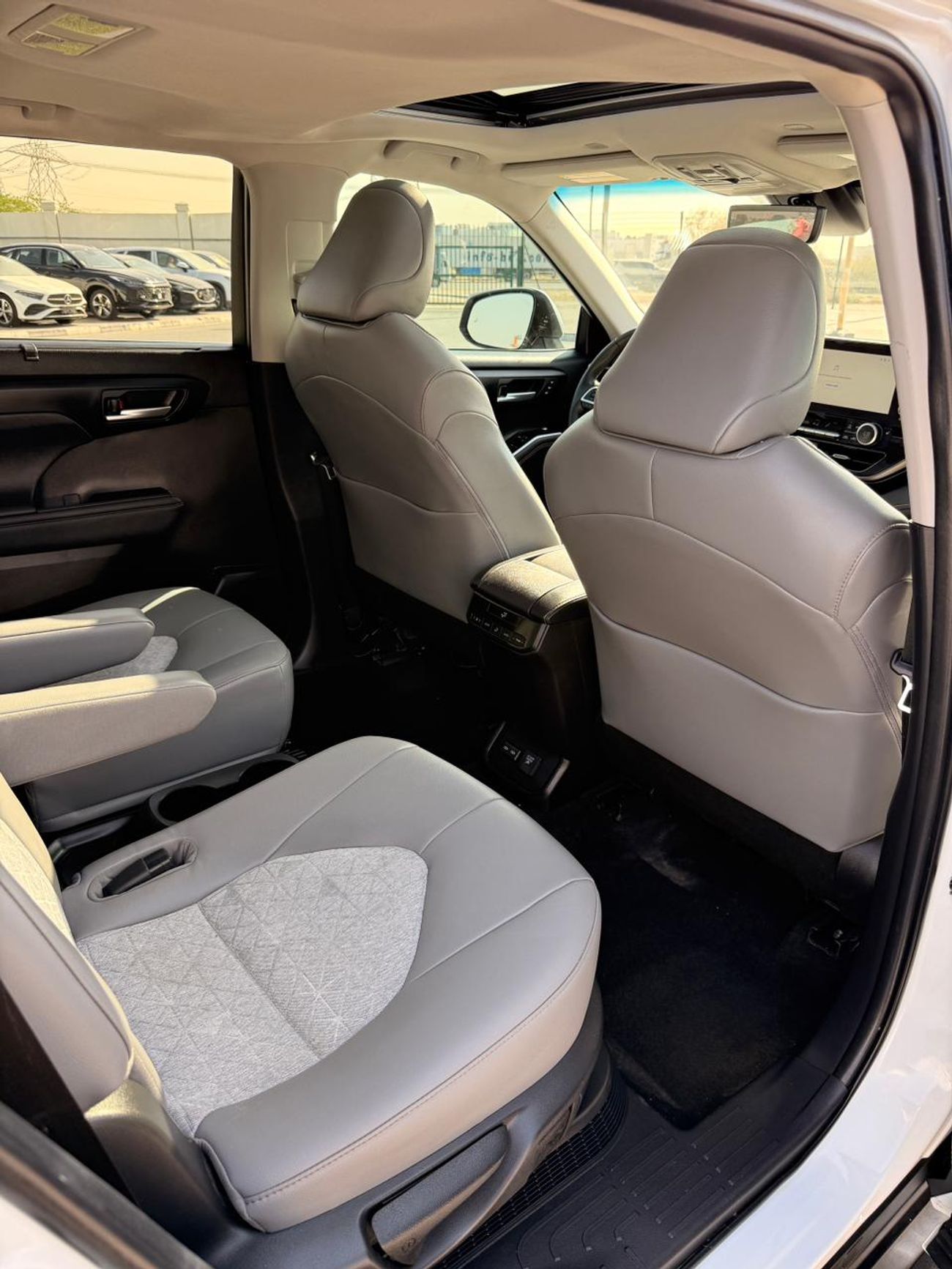 Toyota Highlander Hybrid Bronze Edition Full option 2023