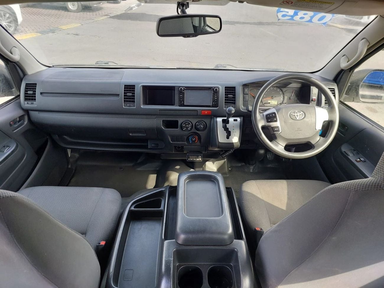 تويوتا هاياس (RAMADAN OFFER) TOYOTA HIACE COMMUTER VAN RHD 2018 MODEL 3.0 L DIESEL AUTOMATIC(PM21528)