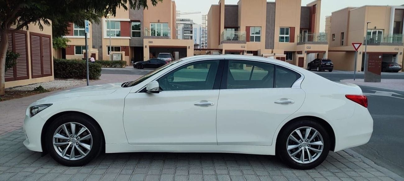 إنفينيتي Q50 Premium 3.0L (300 HP)