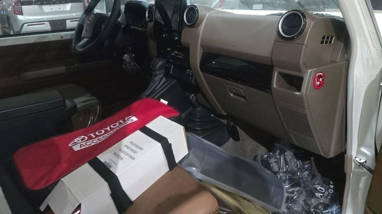 تويوتا لاند كروزر 70 4.0 Petrol A/T Full Option