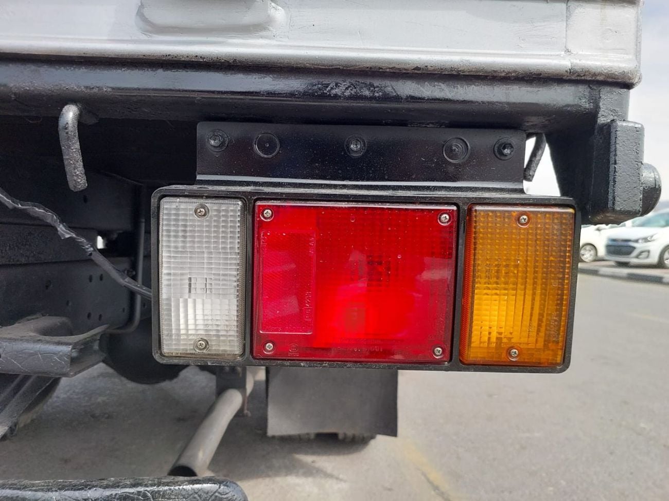 ميتسوبيشي فوسو كانتير (RAMADAN OFFER) MITSUBISHI CANTER TRUCK RHD 1988 MODEL 3.6 L DIESEL MANUAL(PM23190)