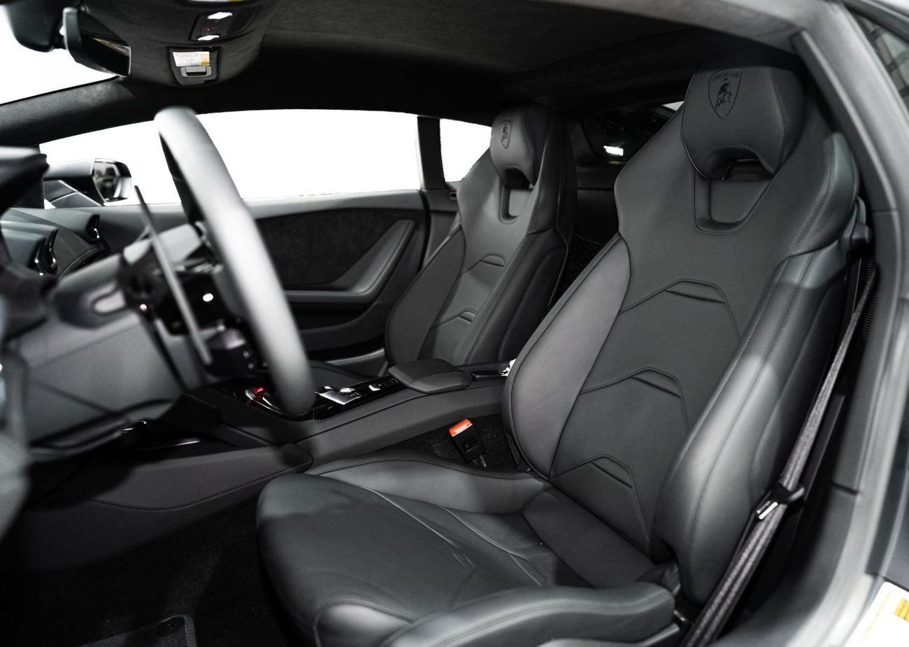 لامبورغيني هوراكان HURACAN EVO | DELIVERY MILEAGE | FRONT SUSPENSION LIFTER | BRANDING PACKAGE