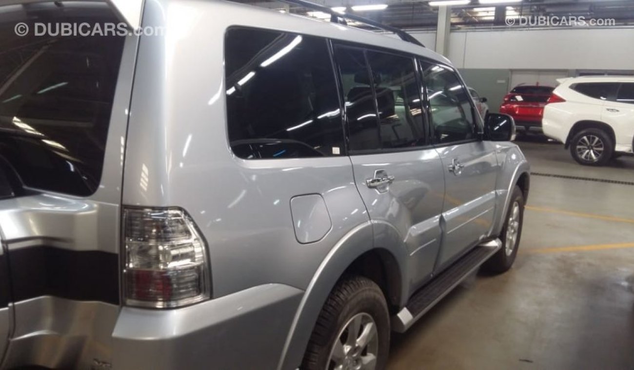 Mitsubishi Pajero 3.8 full option