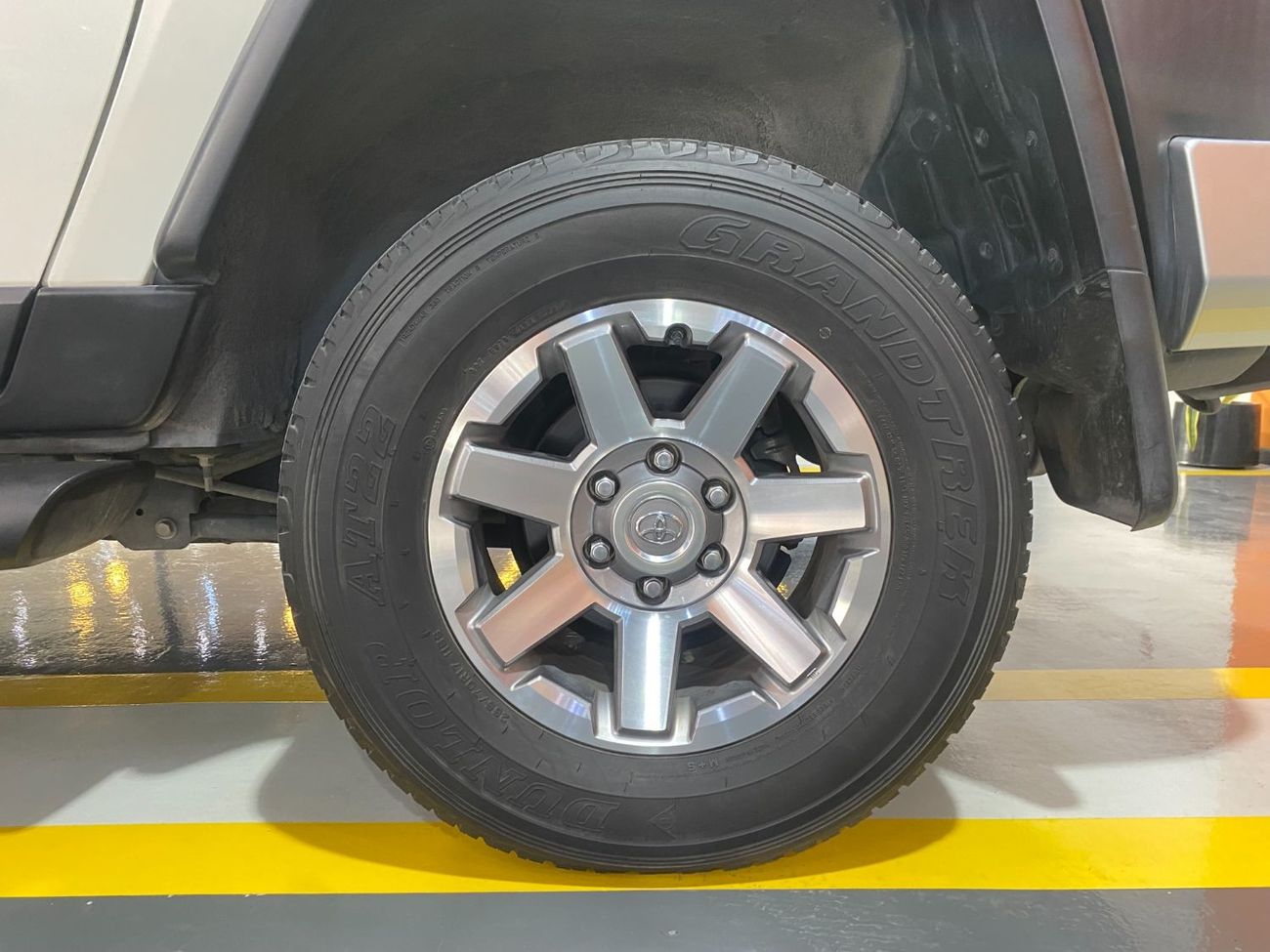 Toyota FJ Cruiser GXR AED  2,685 EMi @ 0% DP | 2022 | Under warranty | GCC | 4.0L | AWD |