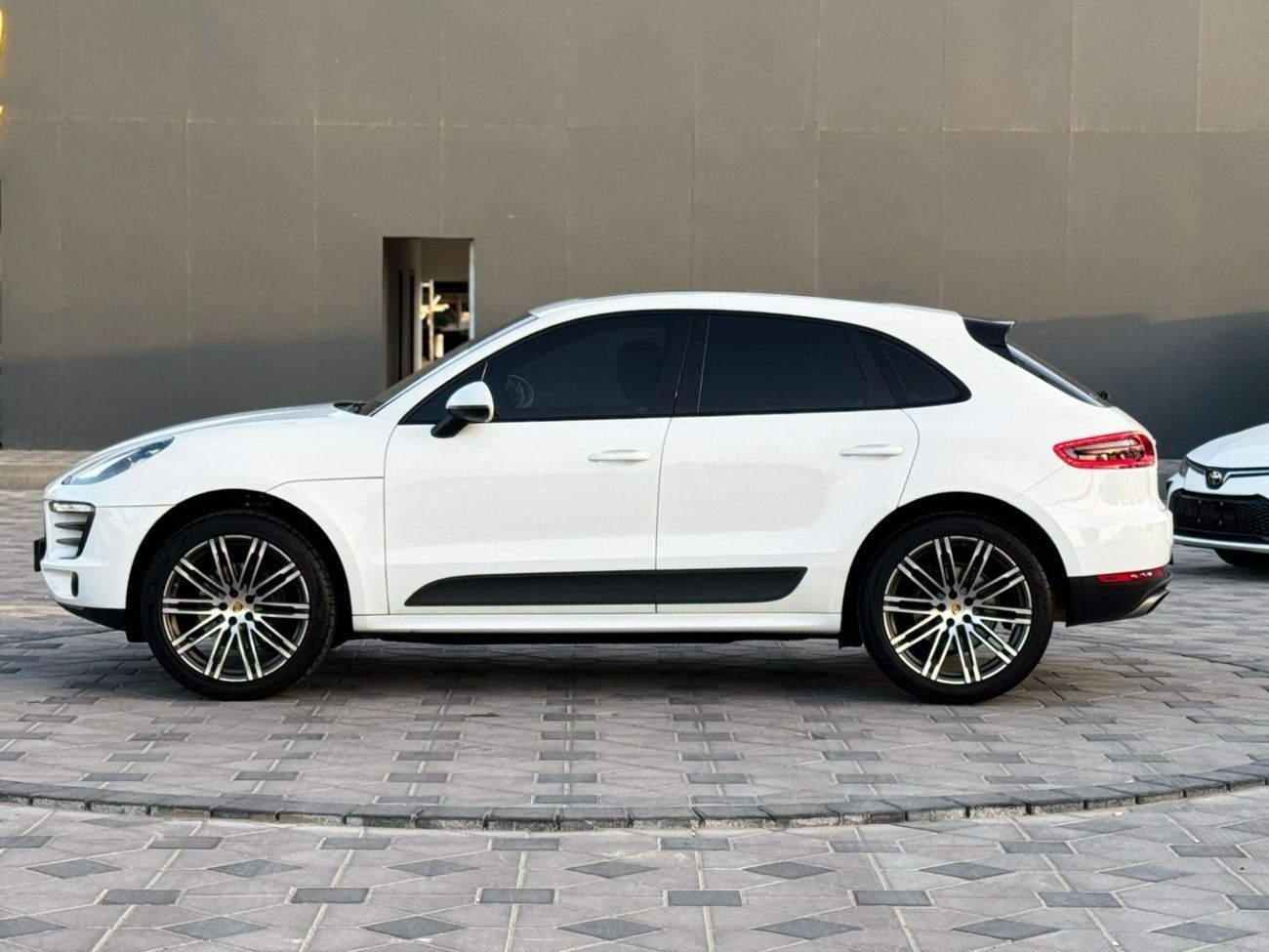 بورش ماكان Std 2.0L (260 HP)