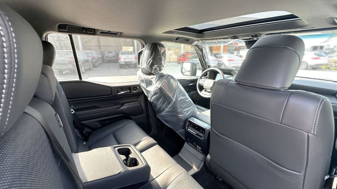 تويوتا برادو PRADO LUXURY / 2.4L V4 PETROL / FULL OPTION / 360 CAMERA WITH HEAD UP DISPLAY / 2026 ONLY FOR AFRICA