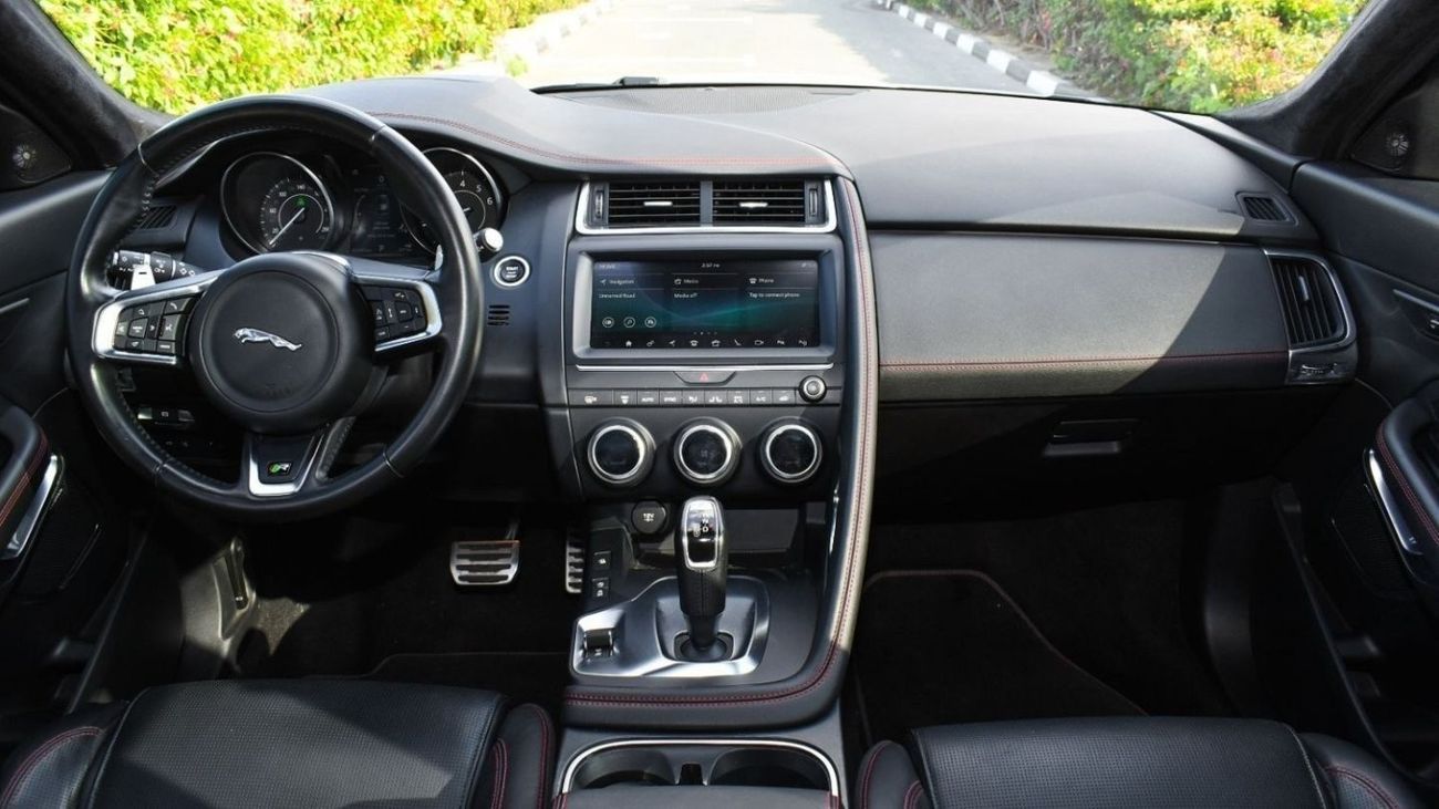 جاكوار E Pace R-سبورت