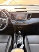 تويوتا راف ٤ SE 2.5 L | sunroof | push start | leather full option