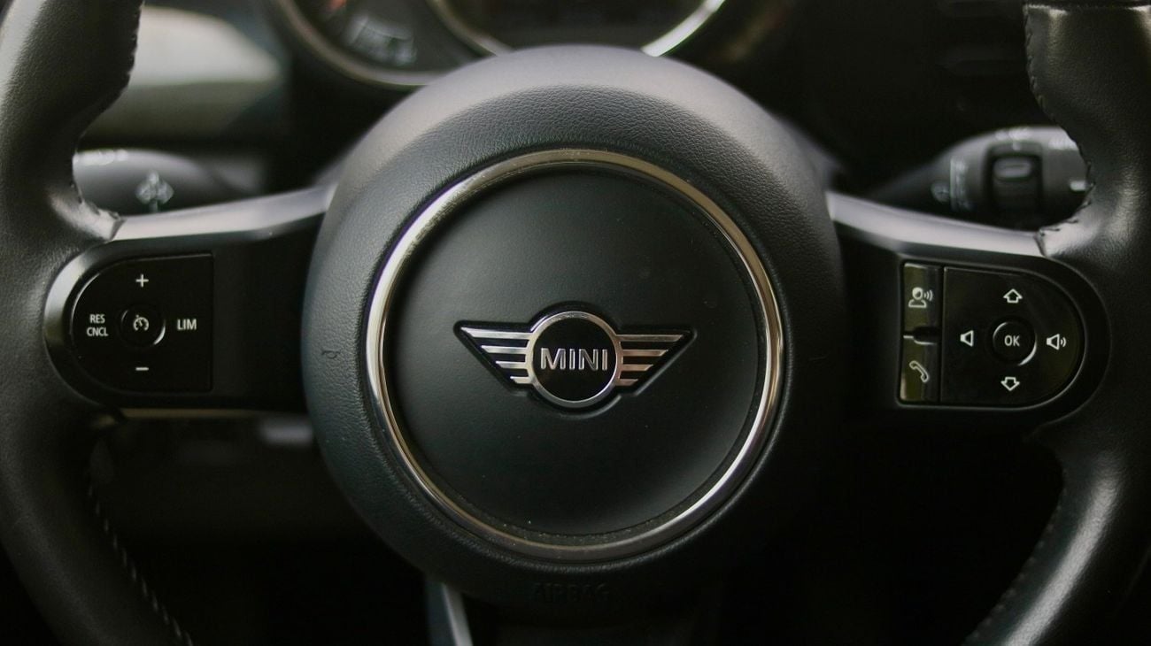 ميني كوبر STD 1.5L (4 Seater)