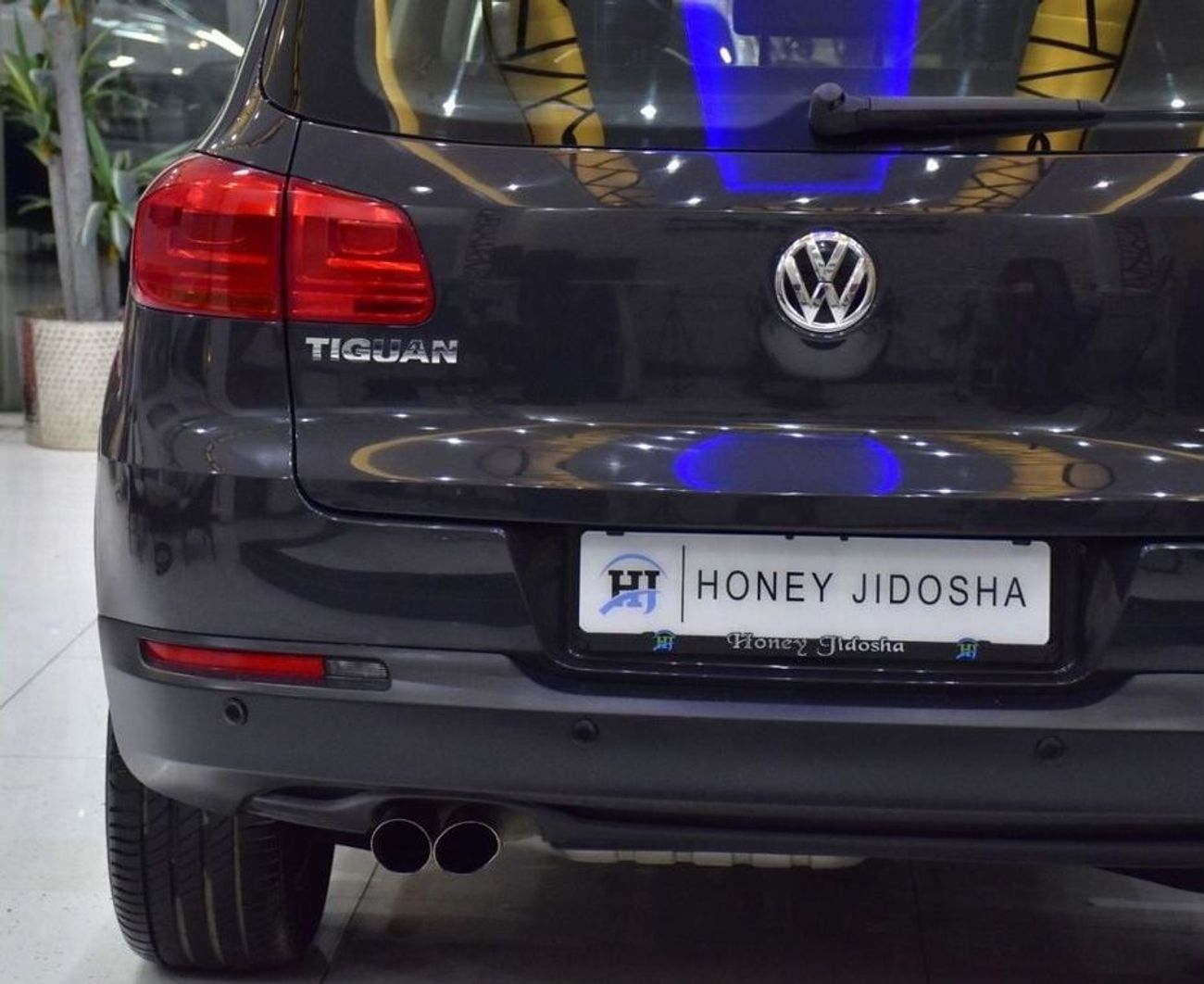 Volkswagen Tiguan EXCELLENT DEAL for our Volkswagen Tiguan 1.4L ( 2016 Model ) in Grey Color GCC Specs