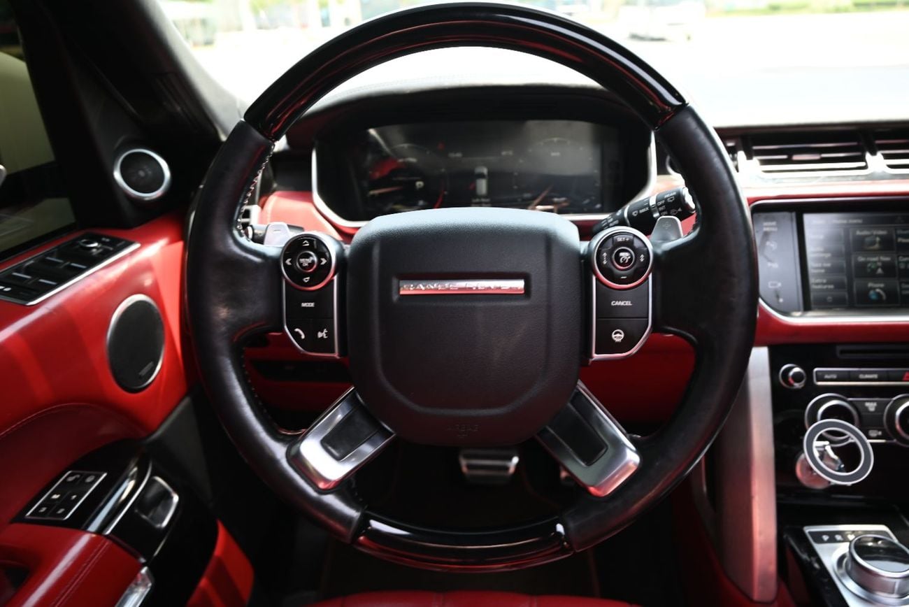 Land Rover Range Rover AUTOBIOGRAPHY -  AGENCY MAINTAINED - ACCIDENT FREE - RANGE ROVER SUPERCHARGED 2015 - GCC - WELL MAIN