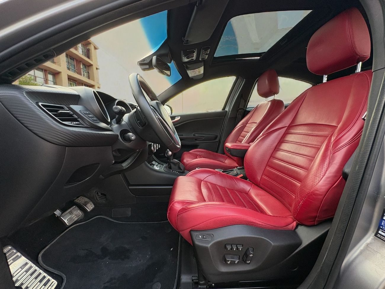 Alfa Romeo Giulietta Veloce A/T | 2018 | GCC SPECS | Full Service History | AED 670 per month