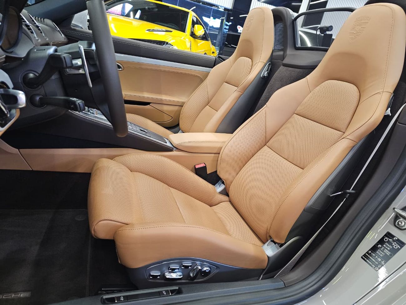 Porsche 718 Boxster Spyder 4.0L (414 HP) A/T 2022 Boxster GTS 718 Spyder 2 YEARS WARRANTY UNLIMITED MILEAGE