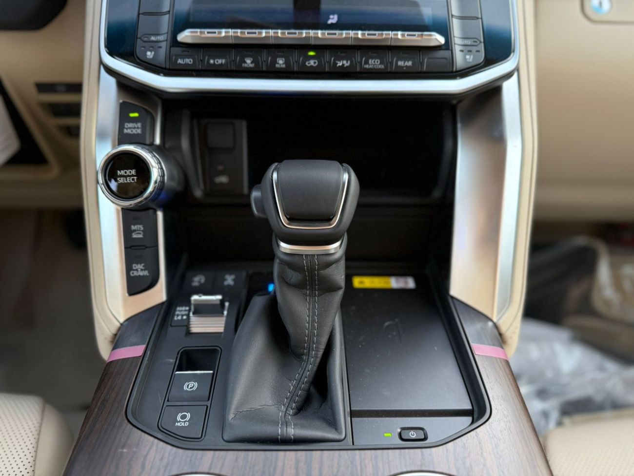 تويوتا لاند كروزر LAND CRUISER GXR-V 3.3L DIESEL TWIN TURBO , FULL OPTION 2026 MODEL