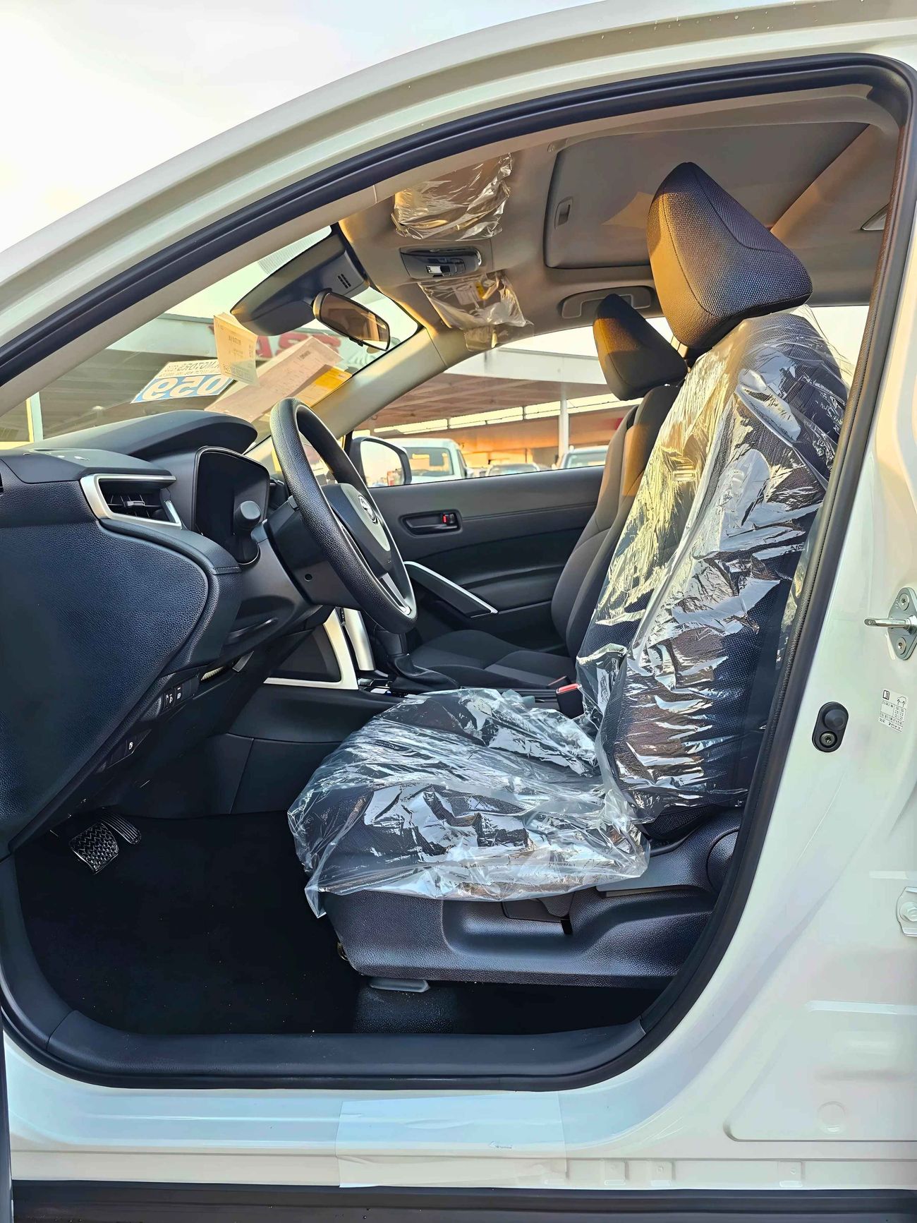 تويوتا فرونتلاندر LEAD VERSION / 2.0L V4 HYBRID / DVD / SUNROOF (CODE # 68080)