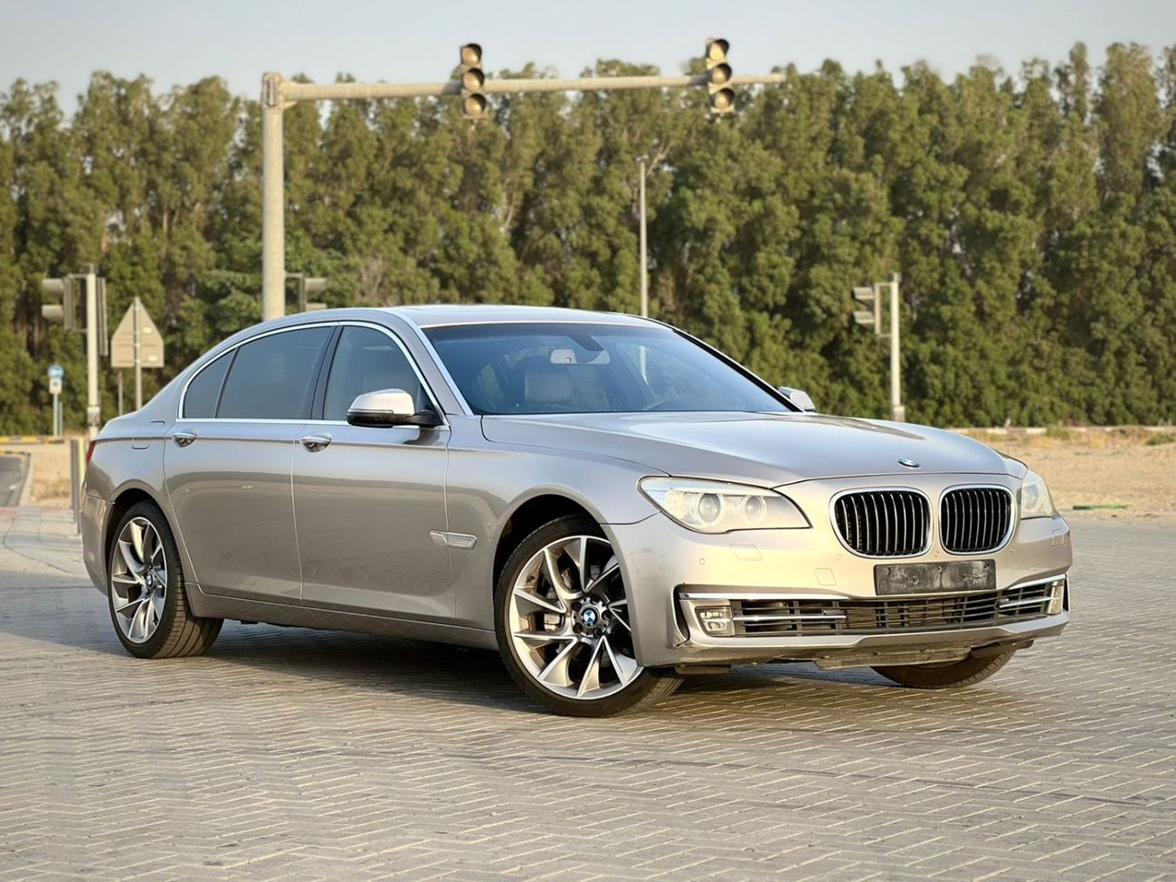 بي أم دبليو 740Li BMW 740LI 3.0L 2015 GCC