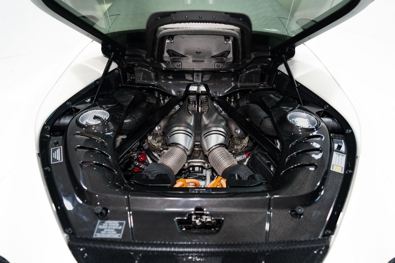 Ferrari 296 GTB 296 GTB | FRONTLIFT | TWO TONE INTERIOR | ENGINE COVERS IN CARBON FIBRE | MATTE GREY WHEELS