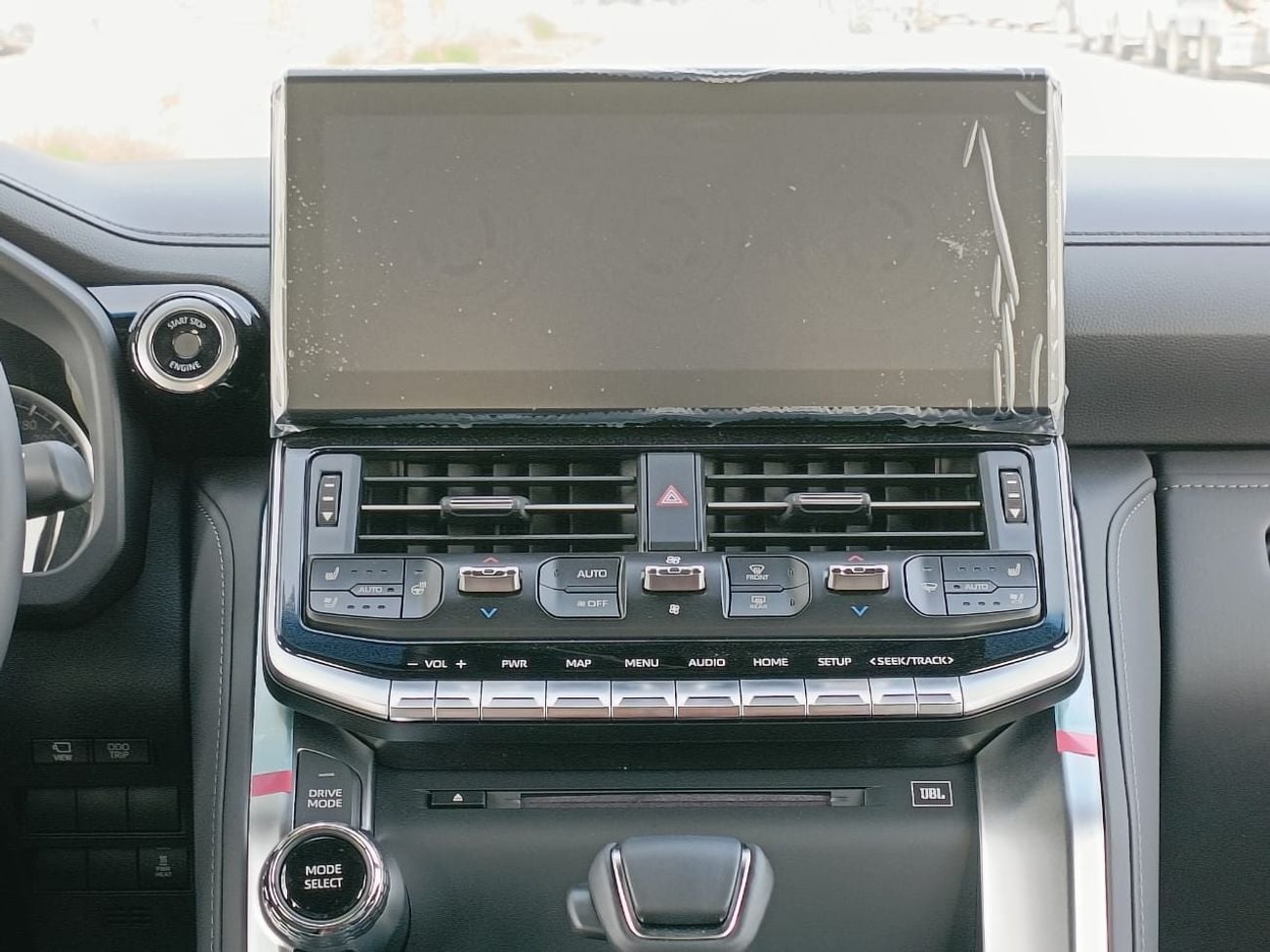 تويوتا لاند كروزر VX || 3.3L DIESEL V6 || RADAR / REAR ENTERTAINMENT DVD / LEATER ,SUNROOF (CODE # VX)