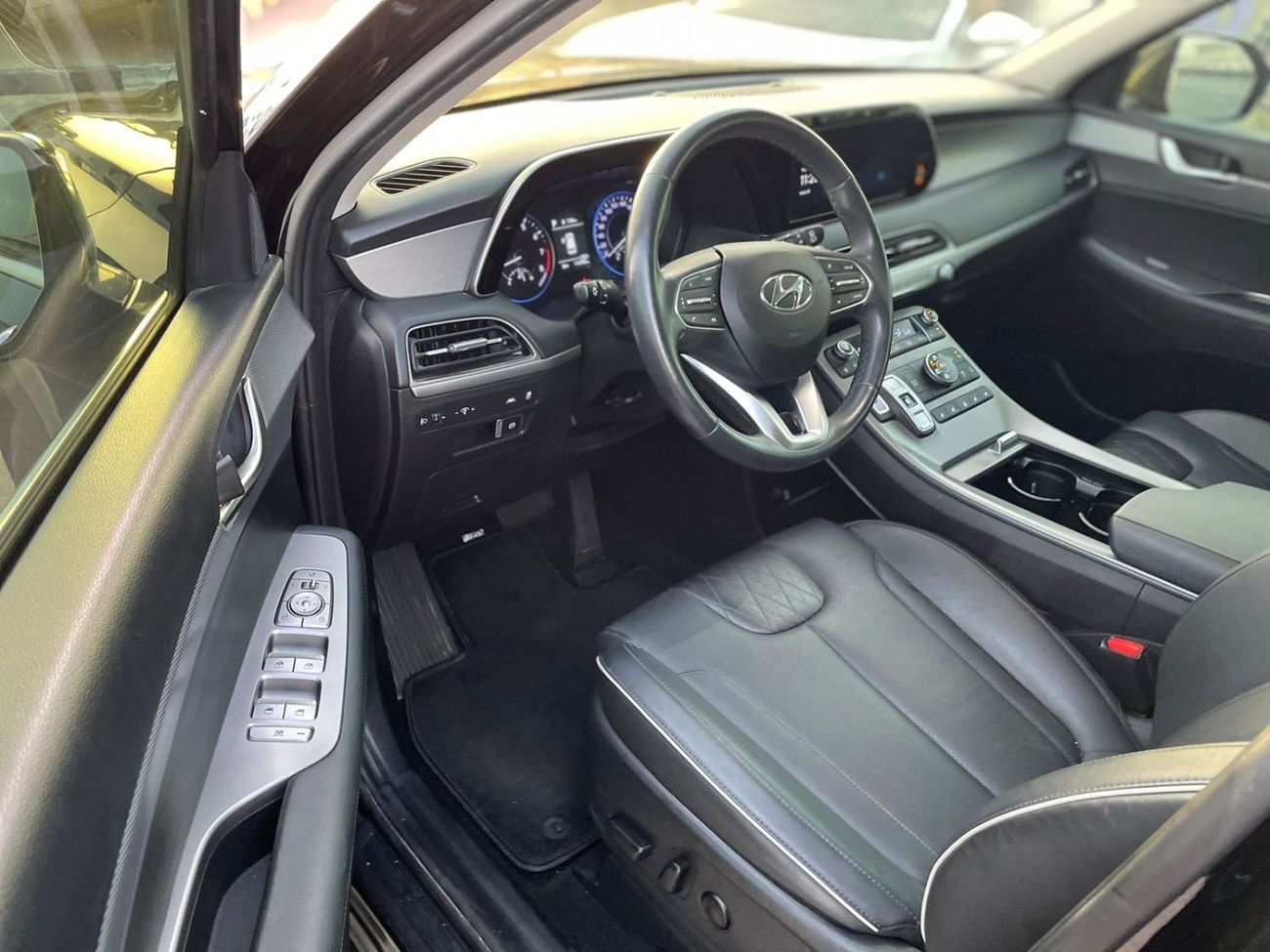 Hyundai Palisade 2021 Hyundai Palisade SEL premium 3.8L V6 - 4x4 AWD -korean Specs Orignal Paint With  Parking sensor