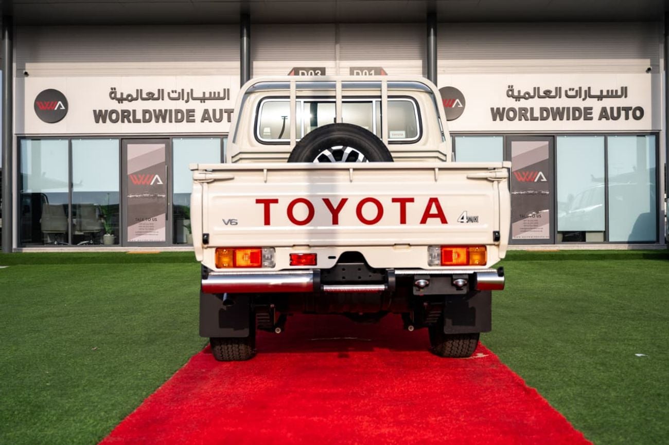 Toyota Land Cruiser Pick Up 79 4.0L PETROL AUTOMATIC 2025 MODEL GCC SPEC