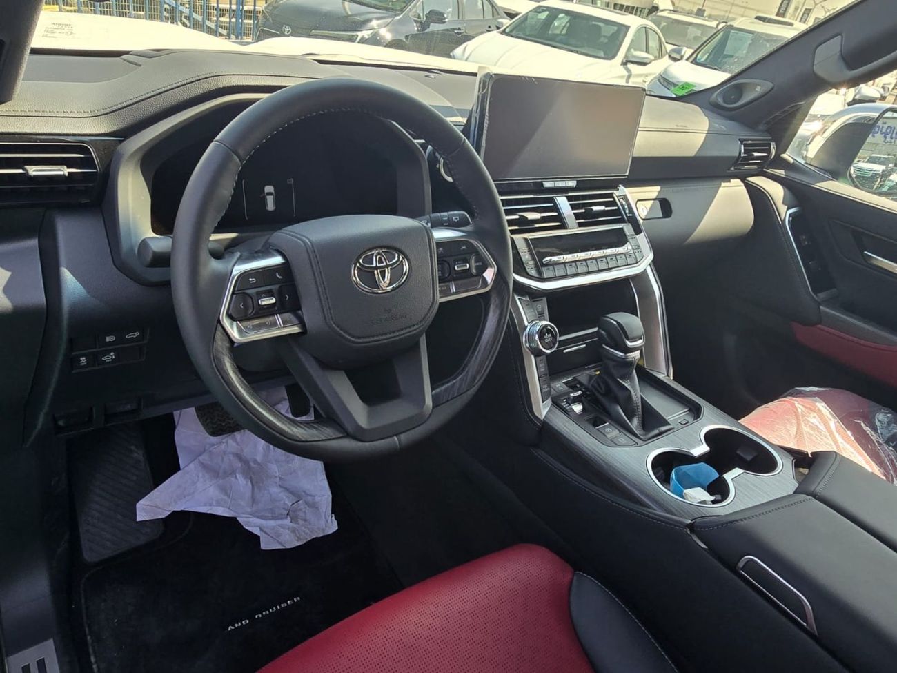 تويوتا لاند كروزر تويوتا لاندكروزر LC300 موديل 2026 فئة VXR محرك 3.5 لتر – اللون الأبيض