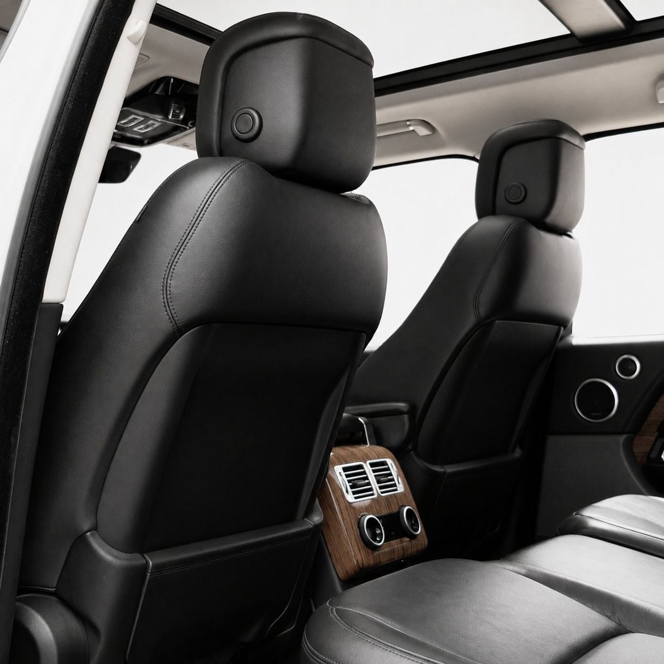 Land Rover Range Rover HSE P400 AED 3,544 P.M • 0% Downpayment • Rover Range Rover HSE • 1 Year Warranty