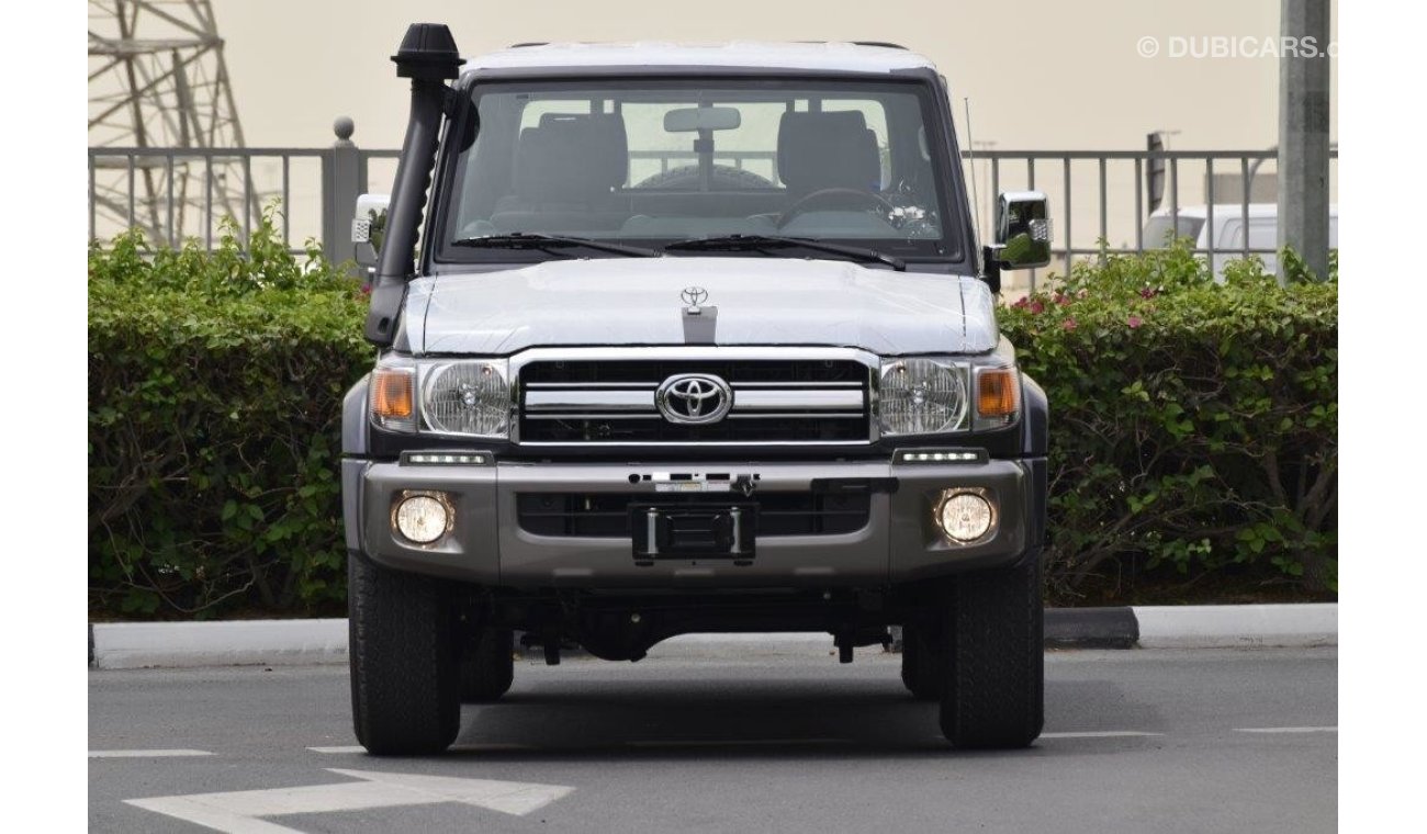 Toyota Land Cruiser Pickup Double Cab Limited V6 4.0L Petrol 4WD Manual