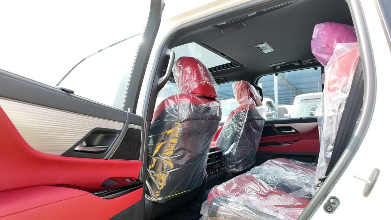 لكزس LX 700h F Sport