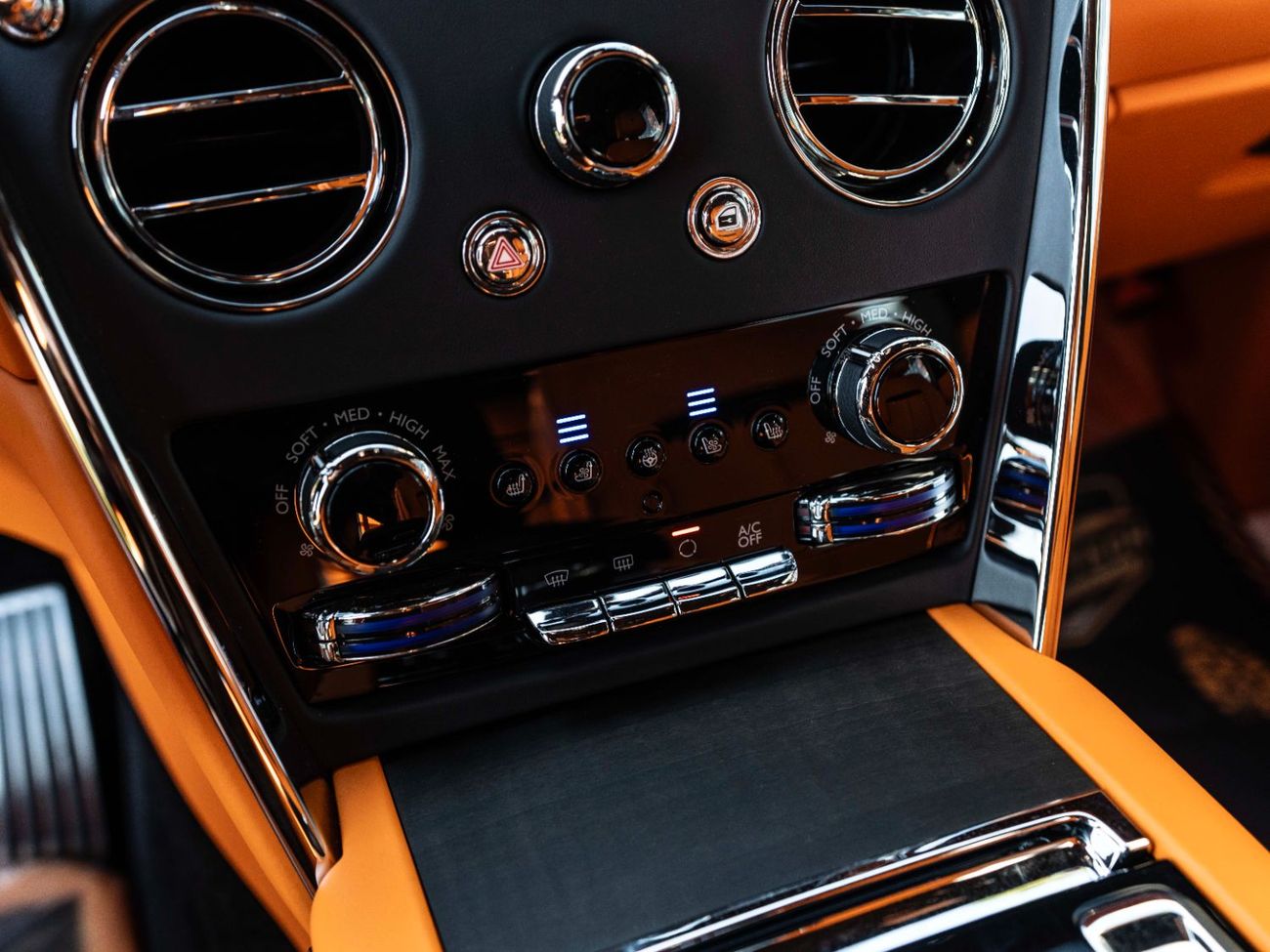 Rolls-Royce Cullinan Silver Badge