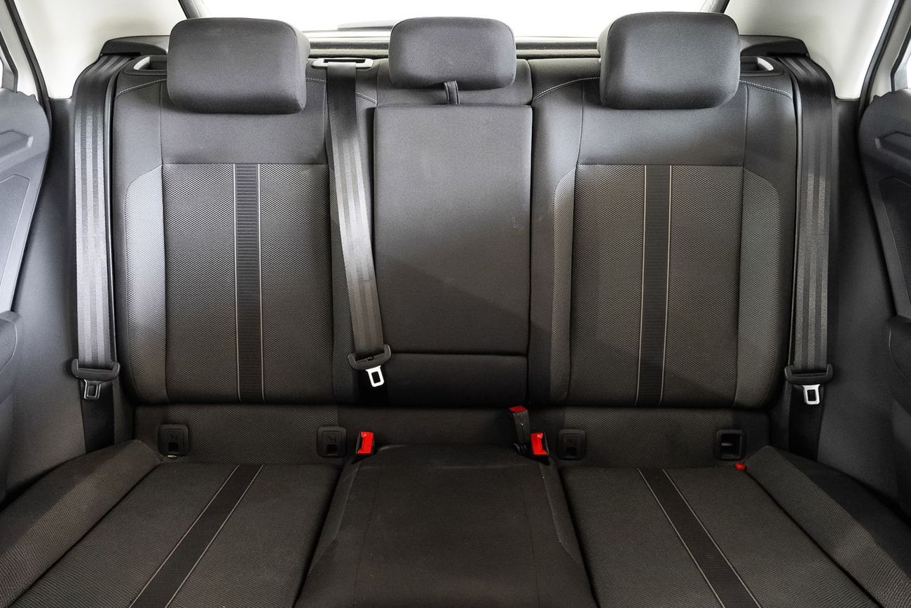 فولكس واجن T ROC Life 1.4L