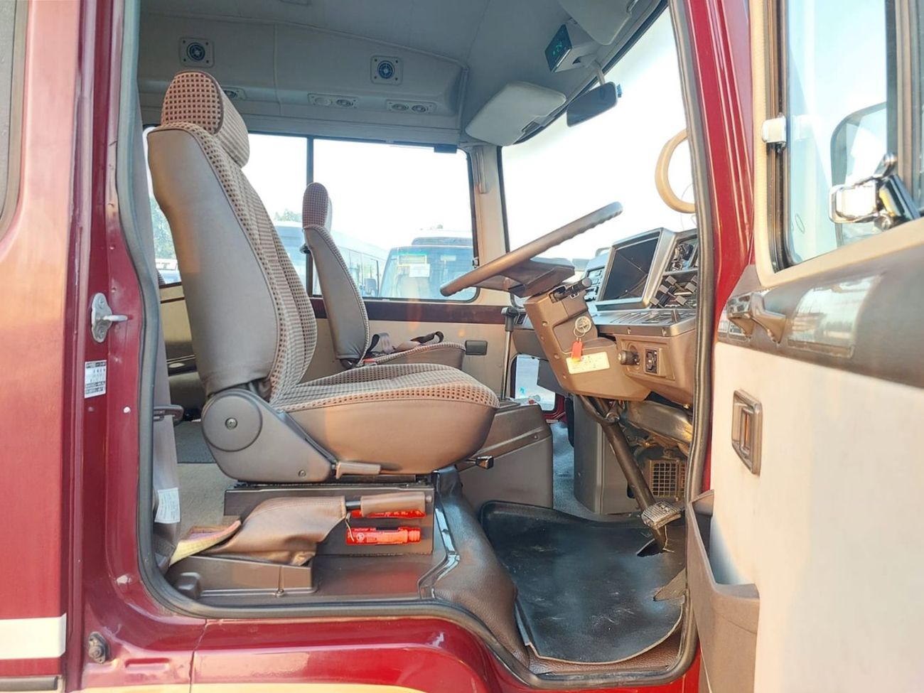 Toyota Coaster TOYOTA COASTER BUS RHD 1991 MODEL 3.7 L DIESEL AUTOMATIC(PM00331)