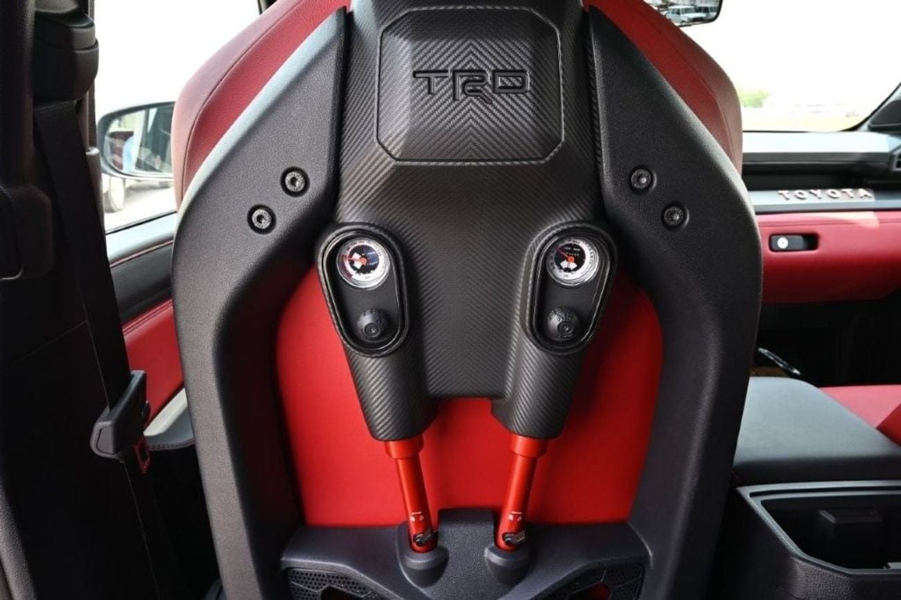 تويوتا تاكوما HYBRID 2.4L BLACK/RED
