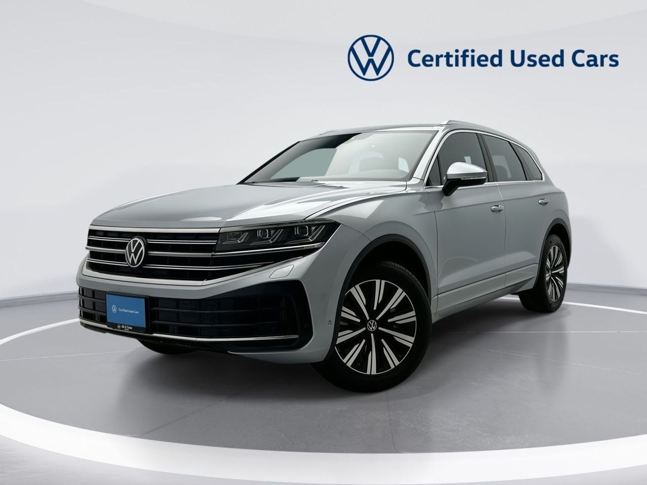 Volkswagen Touareg - фото 1