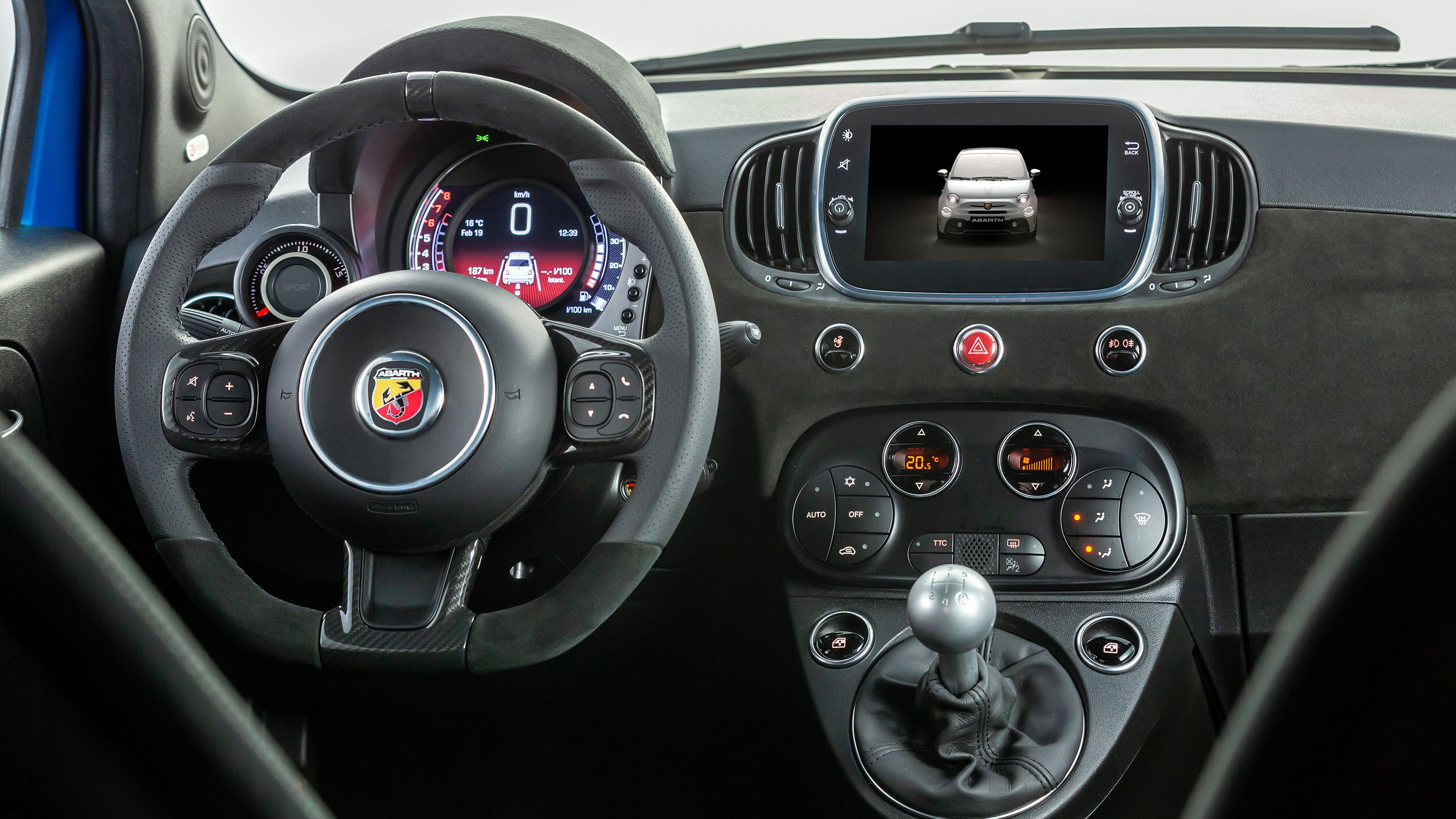 Abarth 500C interior - Cockpit