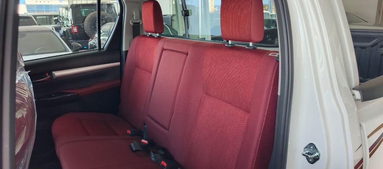 تويوتا هيلوكس GLX 2.7L Double Cab Utility 4WD A/T