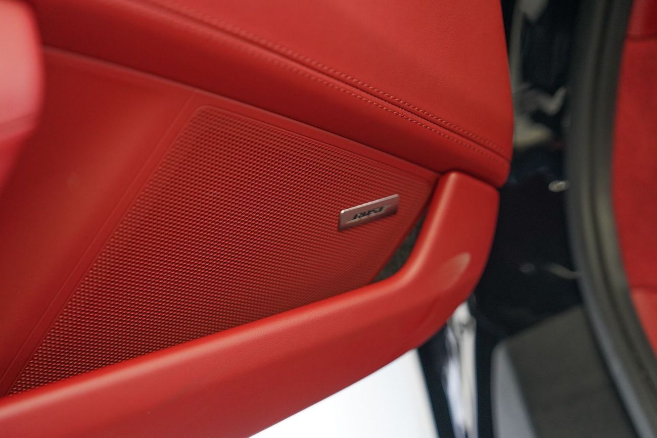 بورش 911 Carrera GTS 3.0L (450 HP) Convertible