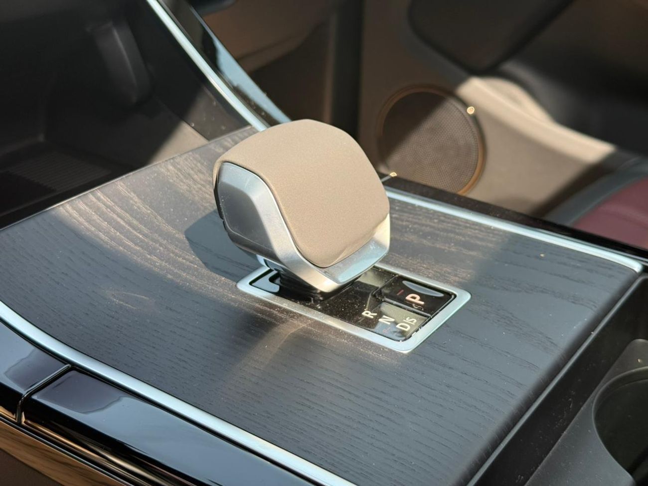 لاند روفر رانج روفر إيفوك Dynamic SE P200 2.0L